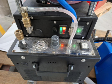 Zdjęcie przedmiotu: Workshop equipment set (OPTIMA STREAMER OPTIMA XD steam cleaner, SANTOEMMA HOT SAABRINA FOAM washing vacuum cleaner)