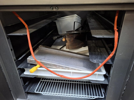 Zdjęcie przedmiotu: A set of catering equipment