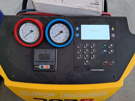 Zdjęcie przedmiotu: Set of workshop equipment (air conditioning equipment, wheel balancer, tire changer, jump starter, fault tester)