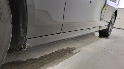Zdjęcie przedmiotu: Mercedes-Benz E 220 d 4-Matic AMG/Avantgarde