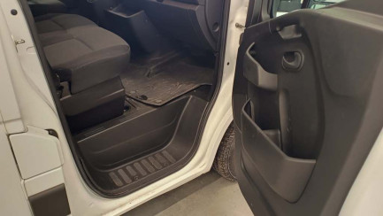 Zdjęcie przedmiotu: Renault Master FWD 2.3 dCi L3H1 Extra S&S+E E6 3.5t