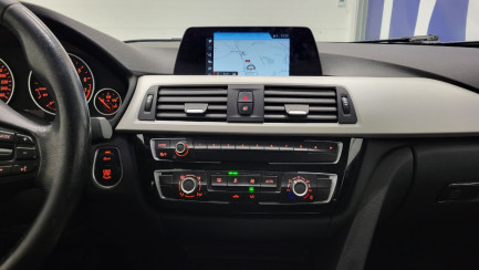 Zdjęcie przedmiotu: BMW 318i GPF Advantage aut