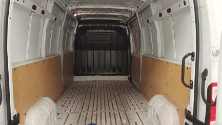 Zdjęcie przedmiotu: Renault Master FWD 2.3 dCi E6d 3.5t L3H3 Pack Clim