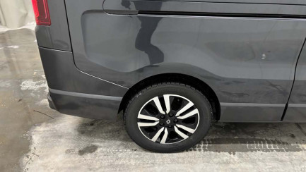 Zdjęcie przedmiotu: Renault Trafic SpaceClass 2.0 dCi E6e 3.1t L2 Grand Escapade EDC
