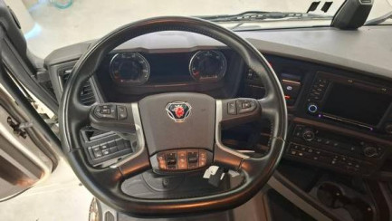 Zdjęcie przedmiotu: SCANIA R460 Super E6 18.0t 4x2 NA Highline