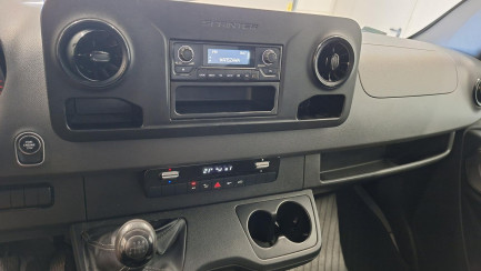 Zdjęcie przedmiotu: MERCEDES-BENZ/IGLOPOL SPRINTER E6 3.5t