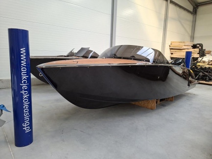 Ł&oacute;dź motorowa VTS FLYING SHARK CLASSIC 5.7