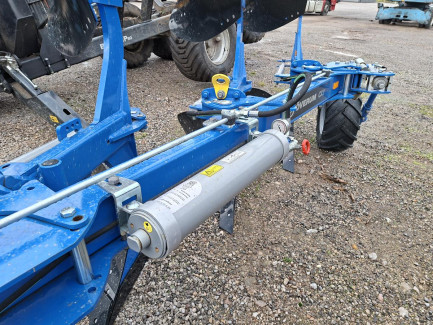 Zdjęcie przedmiotu: OVERUM CX-H4 reversible plough