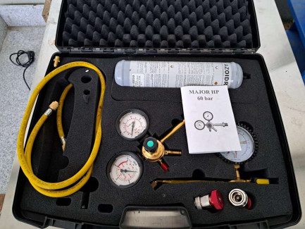 Zdjęcie przedmiotu: Set of workshop equipment (air conditioning equipment, wheel balancer, tire changer, jump starter, fault tester)