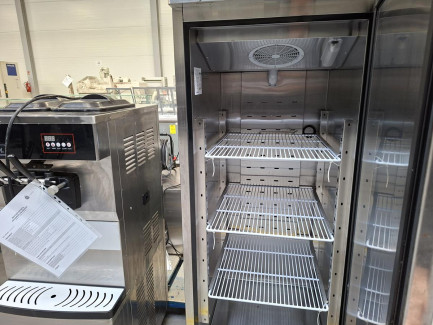 Zdjęcie przedmiotu: A set of catering equipment