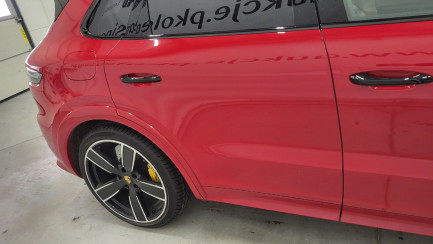 Zdjęcie przedmiotu: Porsche Cayenne Turbo Błędny wpis mocy i pojemności silnika w DR