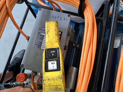 Zdjęcie przedmiotu: Agregaty hydrauliczne PLARAD XB 2-Z-XB z wyposażeniem – 2 szt. 