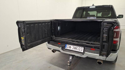 Zdjęcie przedmiotu: RAM 1500 5.7 V8 E6 3.5t Crew Limited Chrome AWD