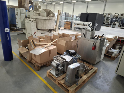 Zdjęcie przedmiotu: A set of catering equipment