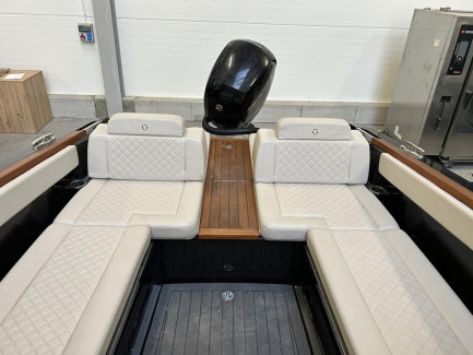 Zdjęcie przedmiotu: VTS FLYING SHARK 7.7 motorboat