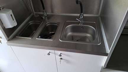 Zdjęcie przedmiotu: AM AM KEBAB FOOD TRAILER Niewiad&oacute;w B3500