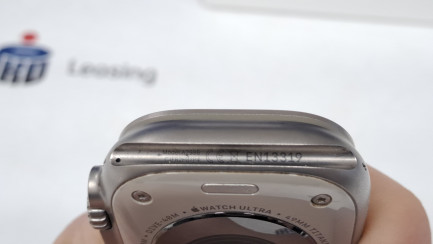 Zdjęcie przedmiotu: Годинник/розумний годинник Apple Watch Ultra 2 GPS + Cellular, 49 мм титановий корпус, код виробника MREK3WB/A