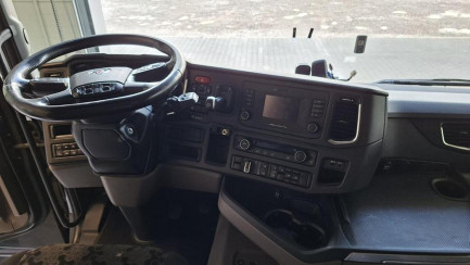 Zdjęcie przedmiotu: SCANIA R450 E6 20.1t LA 4x2 NA