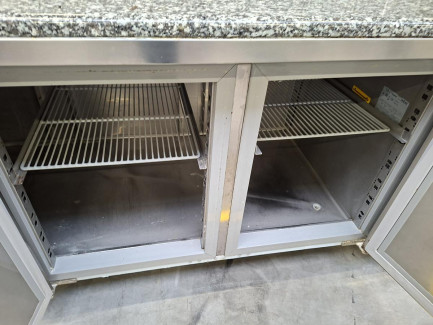 Zdjęcie przedmiotu: A set of catering equipment