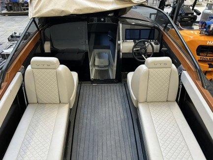 Zdjęcie przedmiotu: VTS FLYING SHARK 7.7 motorboat