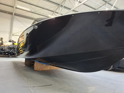 Zdjęcie przedmiotu: Ł&oacute;dź motorowa VTS FLYING SHARK CLASSIC 5.7