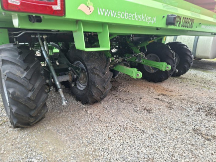 Zdjęcie przedmiotu: Чотирирядна картоплесаджалка з гідравлічним приводом AVR CERES 440