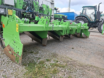 Zdjęcie przedmiotu: Чотирирядна картоплесаджалка з гідравлічним приводом AVR CERES 440