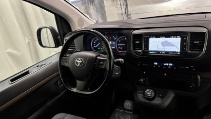Zdjęcie przedmiotu: Toyota ProAce Verso 2.0 CRD E6.2 2.9t Medium Family S&S Aut.