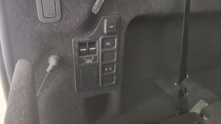 Zdjęcie przedmiotu: LAND ROVER Discovery V 3.0 D300 mHEV R-Dynamic HSE
