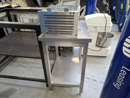 Zdjęcie przedmiotu: A set of catering equipment