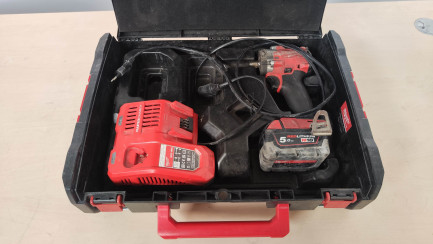 Zdjęcie przedmiotu: Ударний гайковерт Milwaukee M18 FIW2F12-502X