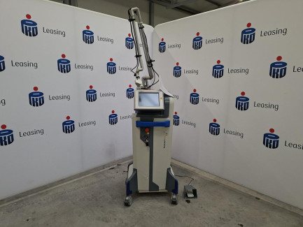 DEKA SmartXide2 C40 medical laser used for treatments in aesthetic medicine, dermatology, gynecology and soft tissue surgery.
