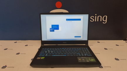 Zdjęcie przedmiotu: Ноутбук MSI Bravo 15 C7VF-249XPL Ryzen 7 7735HS / 16 ГБ / 1 ТБ / RTX 4060 / 144 Гц / 16 ГБ ОЗП / 1 ТБ SSD PCIe / Windows 11 Home