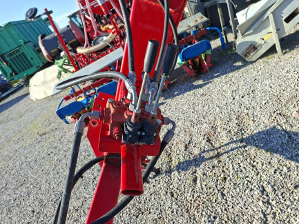 Zdjęcie przedmiotu: Ładowacz zawieszany UNIA BYK