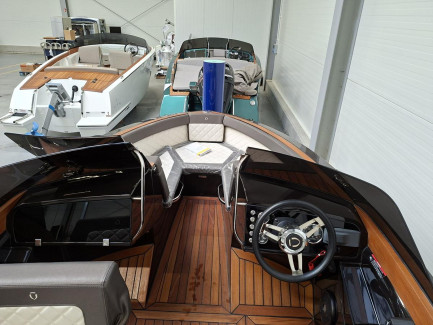 Zdjęcie przedmiotu: Ł&oacute;dź motorowa VTS FLYING SHARK BOWRIDER 5.7