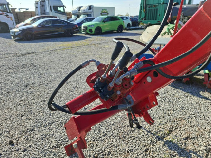 Zdjęcie przedmiotu: Ładowacz zawieszany UNIA BYK