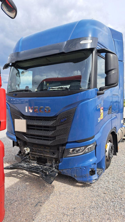Zdjęcie przedmiotu: Iveco STRALIS S-Way LNG E6d 18.0t T/FP-LT LNG