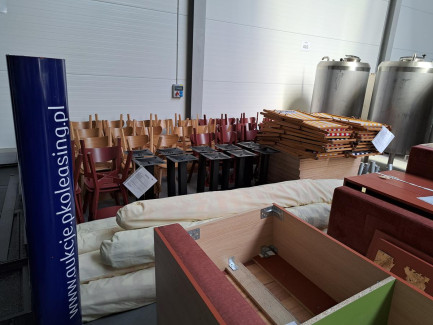 Zdjęcie przedmiotu: Restaurant equipment (chairs, tables, umbrellas, deckchairs)