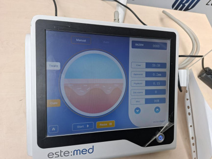 Zdjęcie przedmiotu: Косметологічний апарат ESTE:MED D-FRAX 3.0, що поєднує метод фракційного проколу шкіри з нагріванням тканин за допомогою радіочастотного струму та функції вакууму