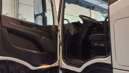 Zdjęcie przedmiotu: Iveco STRALIS S-Way E6d 18.0t