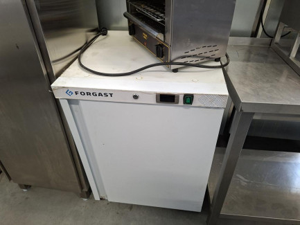 Zdjęcie przedmiotu: A set of catering equipment