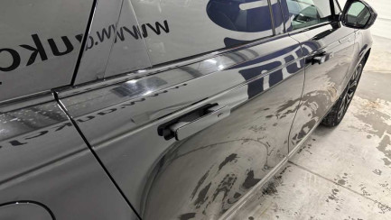 Zdjęcie przedmiotu: Land Rover Range Rover Velar 2.0 Si4 S