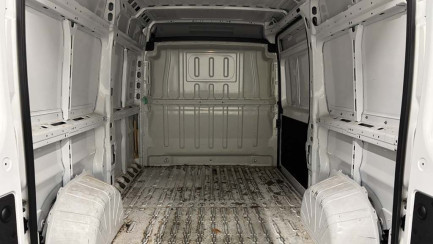 Zdjęcie przedmiotu: Opel Movano Heavy 2.2 Diesel L2H2 E6.4 3.5t 