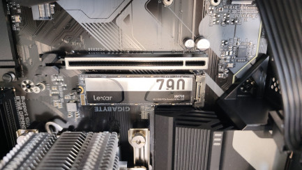 Zdjęcie przedmiotu: Zestaw komputerowy: Komputer stacjonarny Intel Core i5-12400F, RTX 5060, 32GB, 2TB M2, WIN 11 Pro + Monitor LED 27" AOC 27G4X + Słuchawki + Klawiatura  + Myszka 