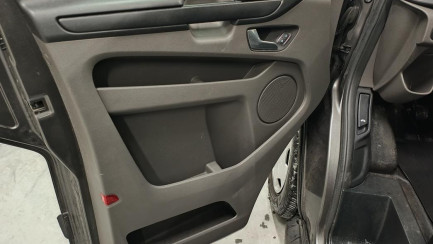 Zdjęcie przedmiotu: Ford Transit Custom 320 2.0 TDCi L1 Trend E6.2 3.2t