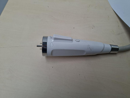 Zdjęcie przedmiotu: Косметологічний апарат ESTE:MED D-FRAX 3.0, що поєднує метод фракційного проколу шкіри з нагріванням тканин за допомогою радіочастотного струму та функції вакууму