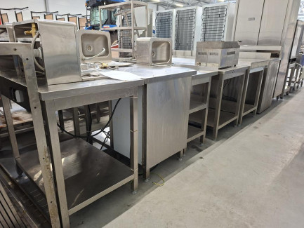 Zdjęcie przedmiotu: A set of catering equipment