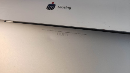 Zdjęcie przedmiotu: Ноутбук Apple MacBook Pro 16 дюймів із сенсорною панеллю, 6-ядерний процесор Intel Core i7 2.6 ГГц, 9-е покоління, 16 ГБ оперативної пам'яті, SSD на 512 ГБ (колір "сірий космос"), код товару MVVL2ZE/A