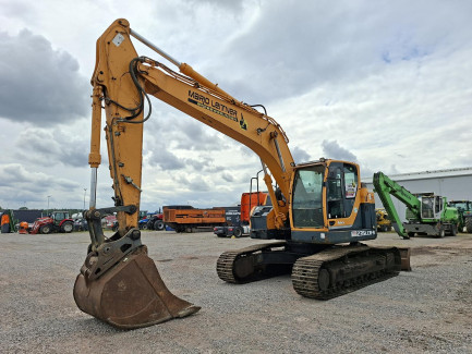 Гусеничний екскаватор HYUNDAI ROBEX 235LCR-9