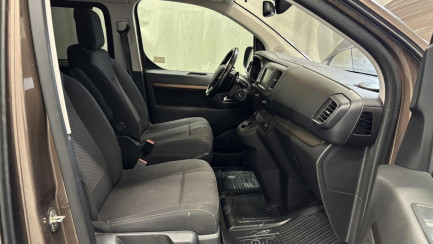 Zdjęcie przedmiotu: Toyota ProAce Verso 2.0 CRD E6.2 2.9t Medium Family S&S Aut.